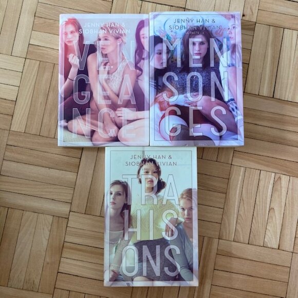 Livres Romans Vengeance, Mensonges, Trahisons Jenny Han & Siobhan Vivian - Picture 1 of 1